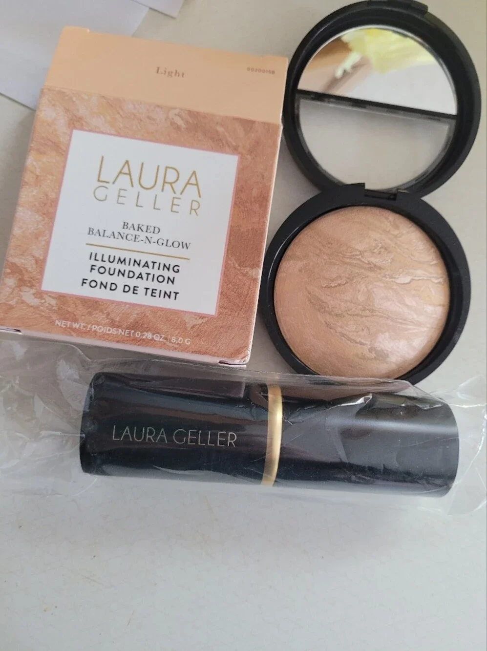 Laura Geller Baked Balance-n-Glow Illuminating Foundation - In Light With Brush